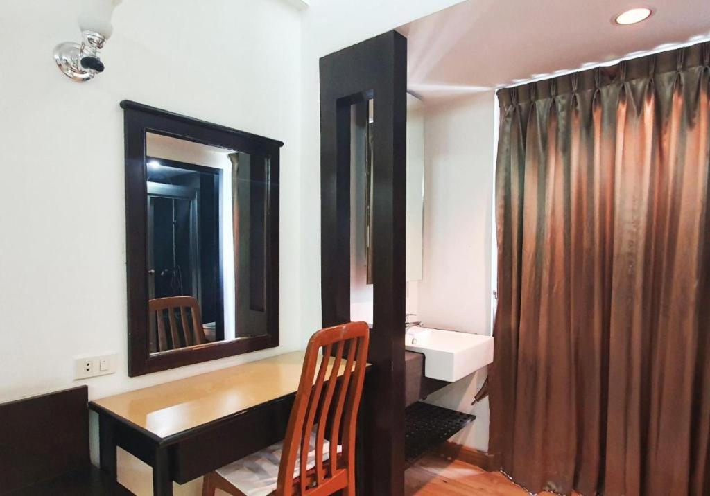 Next Bird Hotel Bangkok